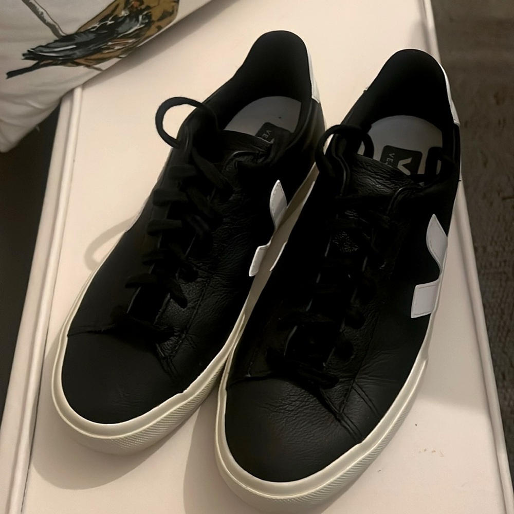 Veja sneakers, black with whiter, size 9